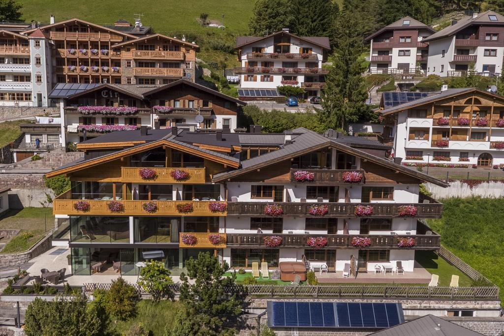 Hotel Garni Gardena - Appartments Santa Cristina Val Gardena Exterior foto